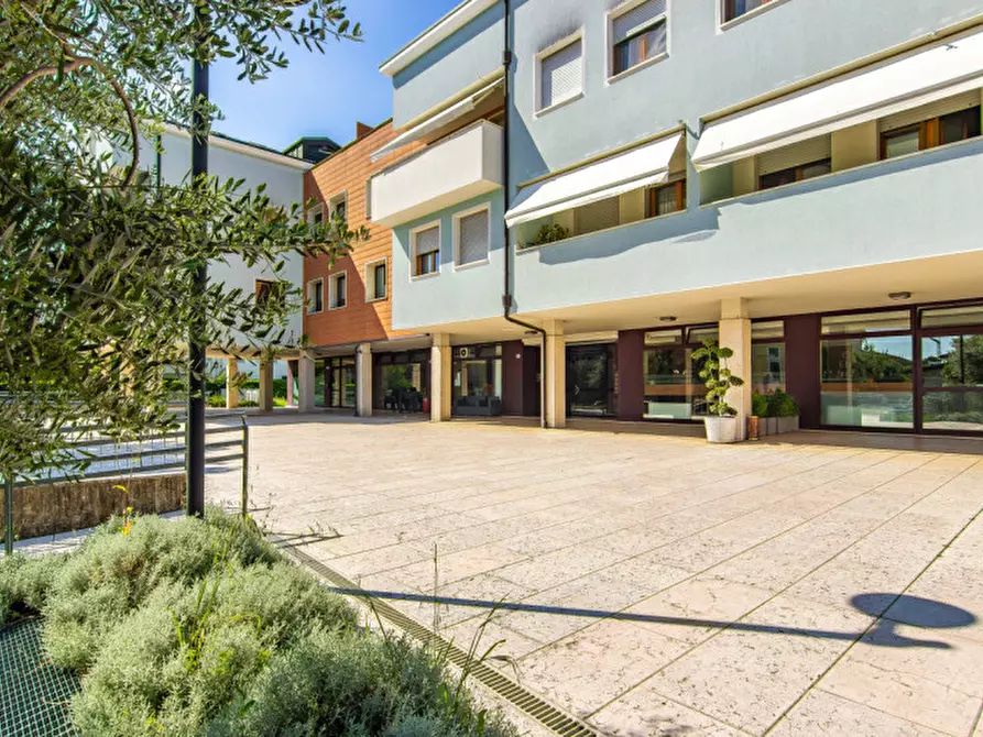 Immagine 9 di Negozio in vendita  in via gattamelata, 21 a Padova