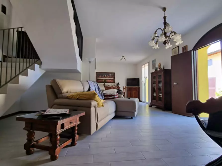 Immagine 3 di Casa indipendente in vendita  in SP413R a Carpi