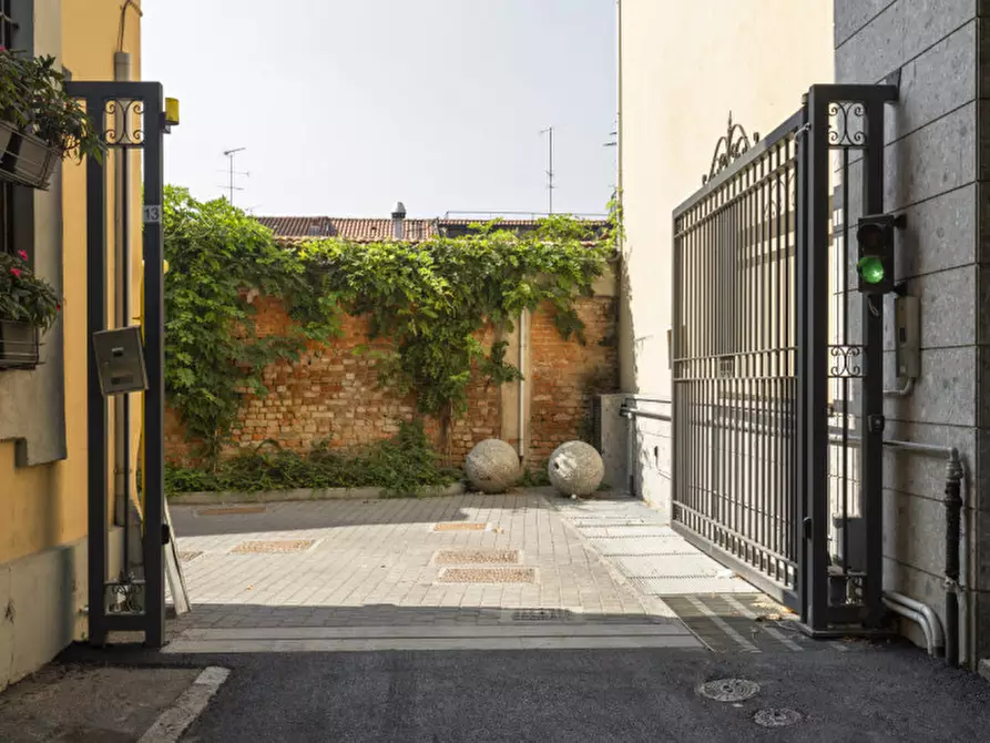 Immagine 13 di Appartamento in vendita  in piazza visconti 13 a Rho