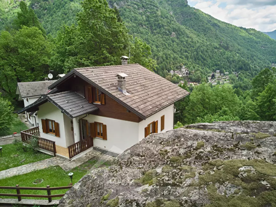 Immagine 12 di Casa indipendente in vendita  in via Pietre Grosse, 23 a Piode