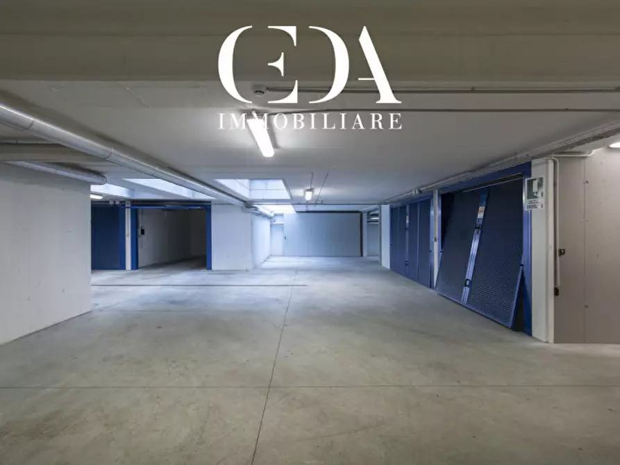 Immagine 1 di Garage in vendita  in piazza visconti 13 a Rho