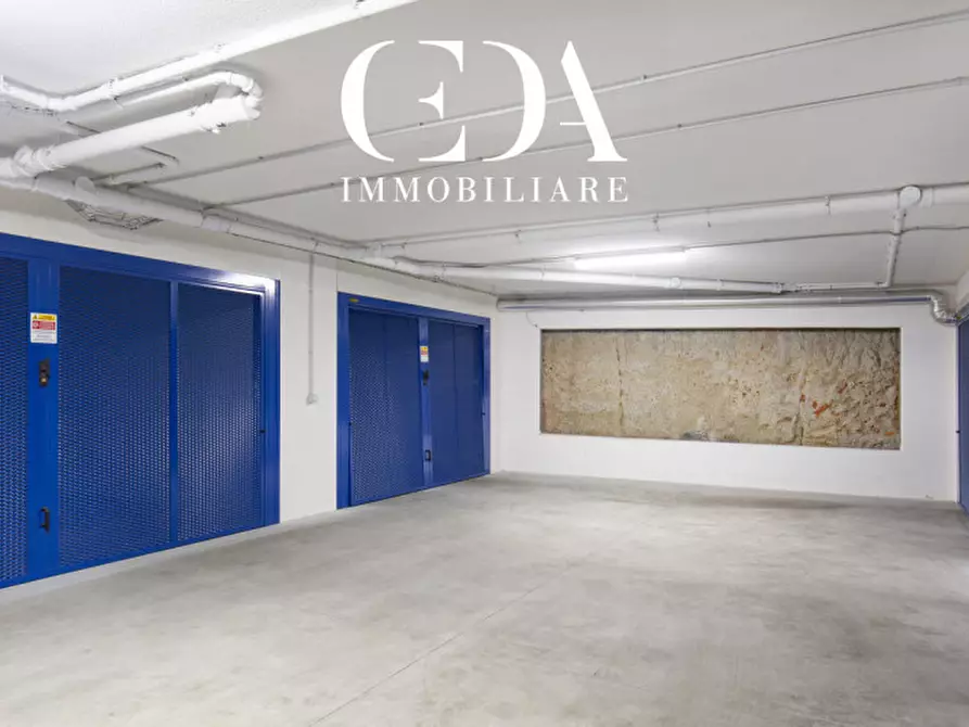 Immagine 2 di Garage in vendita  in piazza visconti 13 a Rho