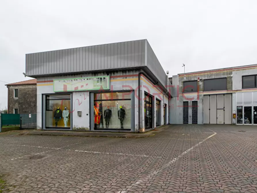 Immagine 2 di Capannone industriale in vendita  in Via Padana a Sant'angelo Di Piove Di Sacco