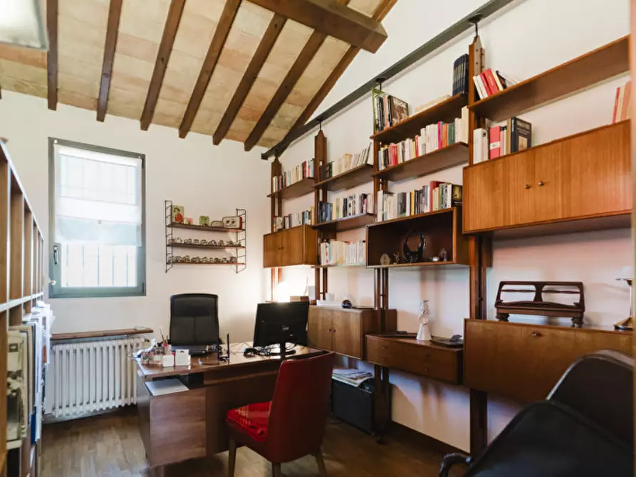 Immagine 2 di Villa in vendita  in Via Moletolo, 169 a Parma