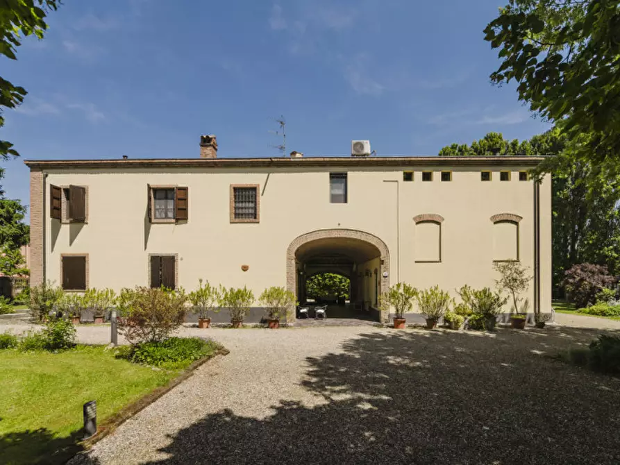 Immagine 3 di Villa in vendita  in Via Moletolo, 169 a Parma
