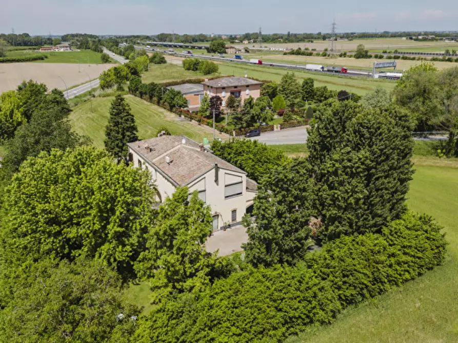 Immagine 23 di Villa in vendita  in Via Moletolo, 169 a Parma