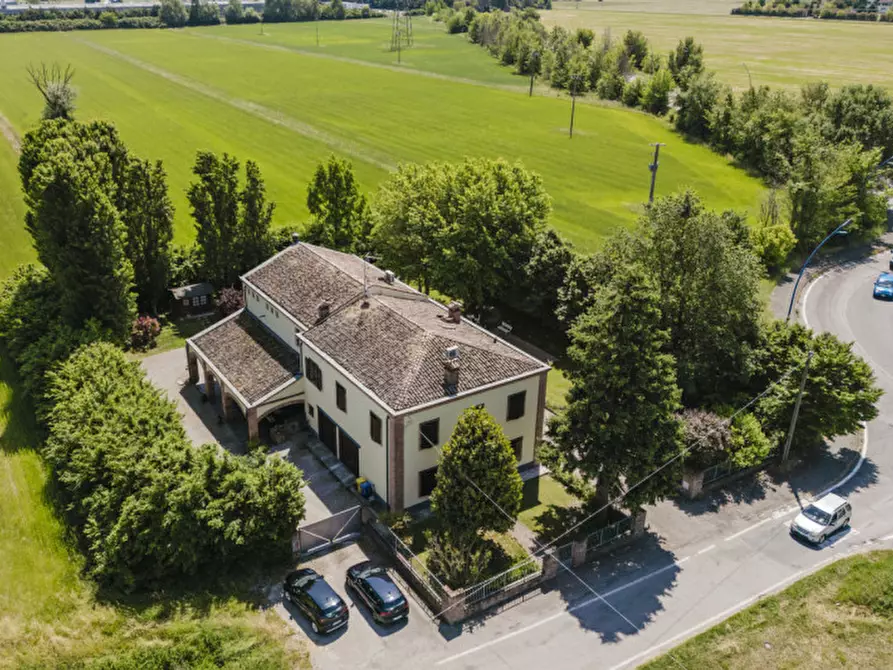 Immagine 24 di Villa in vendita  in Via Moletolo, 169 a Parma