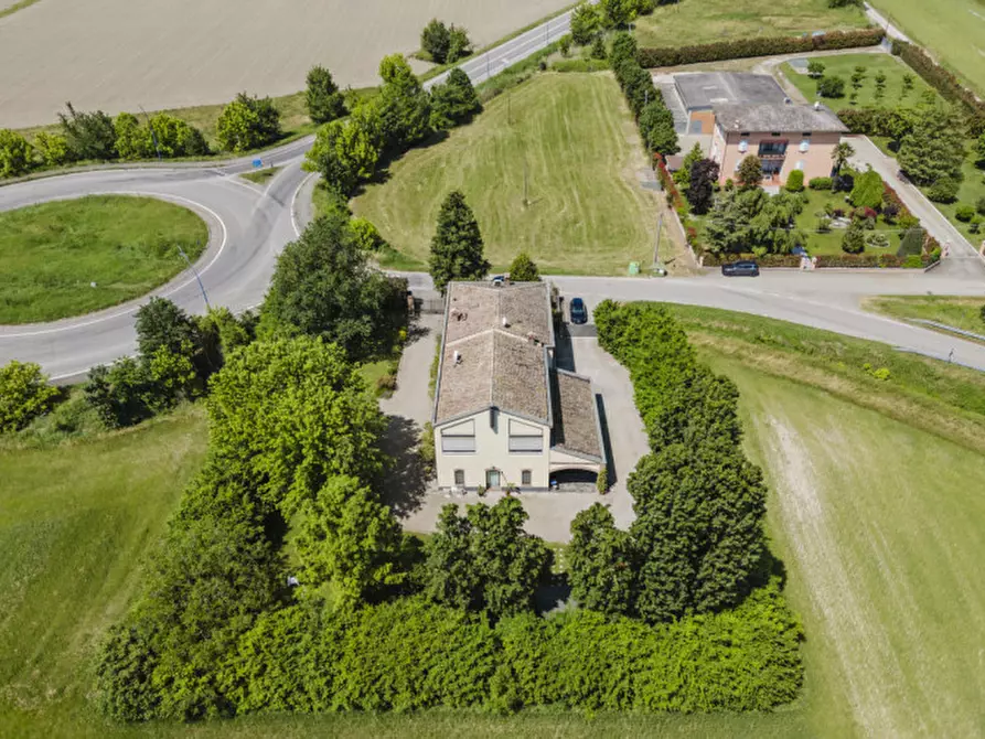 Immagine 28 di Villa in vendita  in Via Moletolo, 169 a Parma