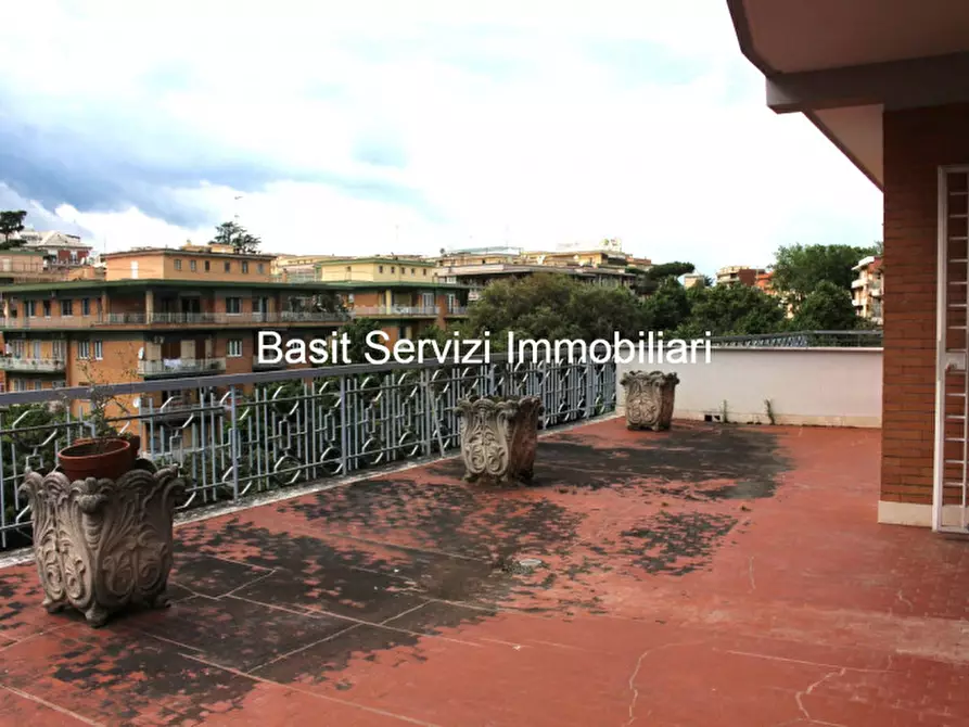 Immagine 11 di Attico in vendita  in Viale dei Colli Portuensi a Roma