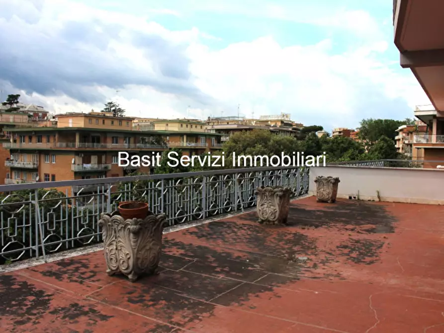 Immagine 12 di Attico in vendita  in Viale dei Colli Portuensi a Roma