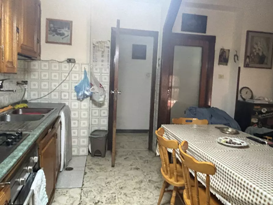 Immagine 1 di Appartamento in vendita  in VIA GAETANO DE BOTTIS a Torre Del Greco