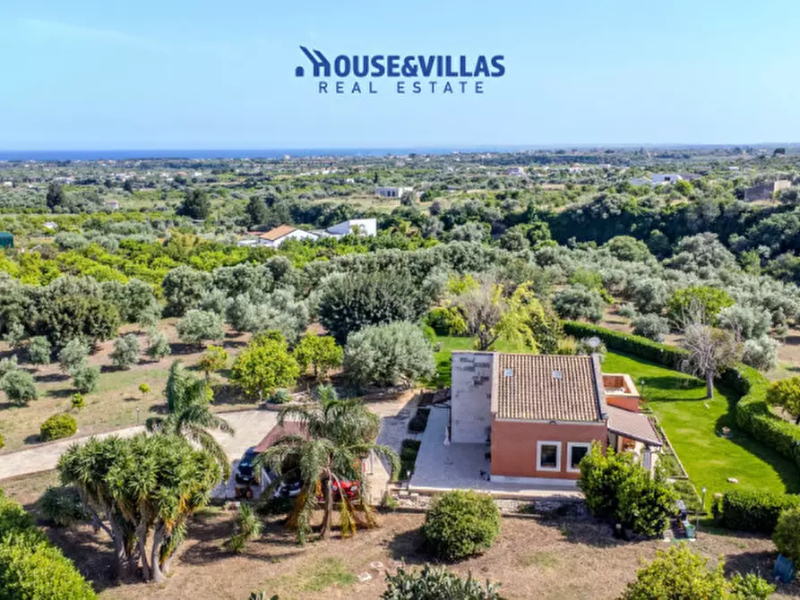 Immagine 15 di Villa in vendita  in contrada palma a Avola