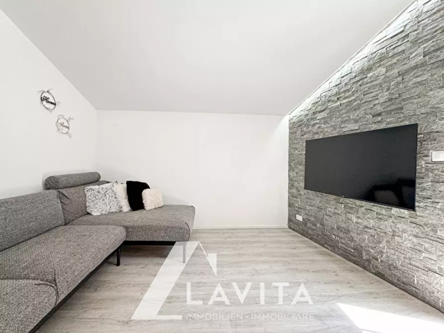 Immagine 11 di Appartamento in vendita  in via Riva del Garda a Bolzano