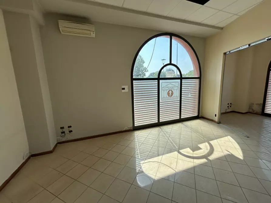 Immagine 5 di Ufficio in vendita  a Verolanuova