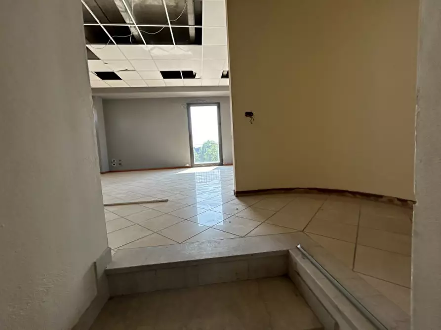 Immagine 13 di Ufficio in vendita  a Verolanuova