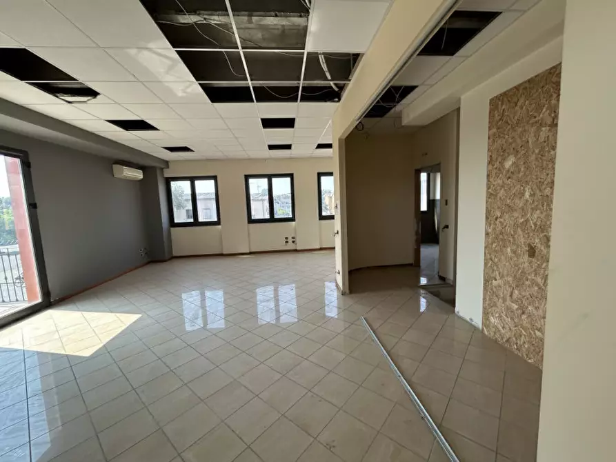 Immagine 16 di Ufficio in vendita  a Verolanuova