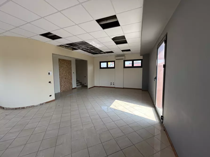 Immagine 19 di Ufficio in vendita  a Verolanuova