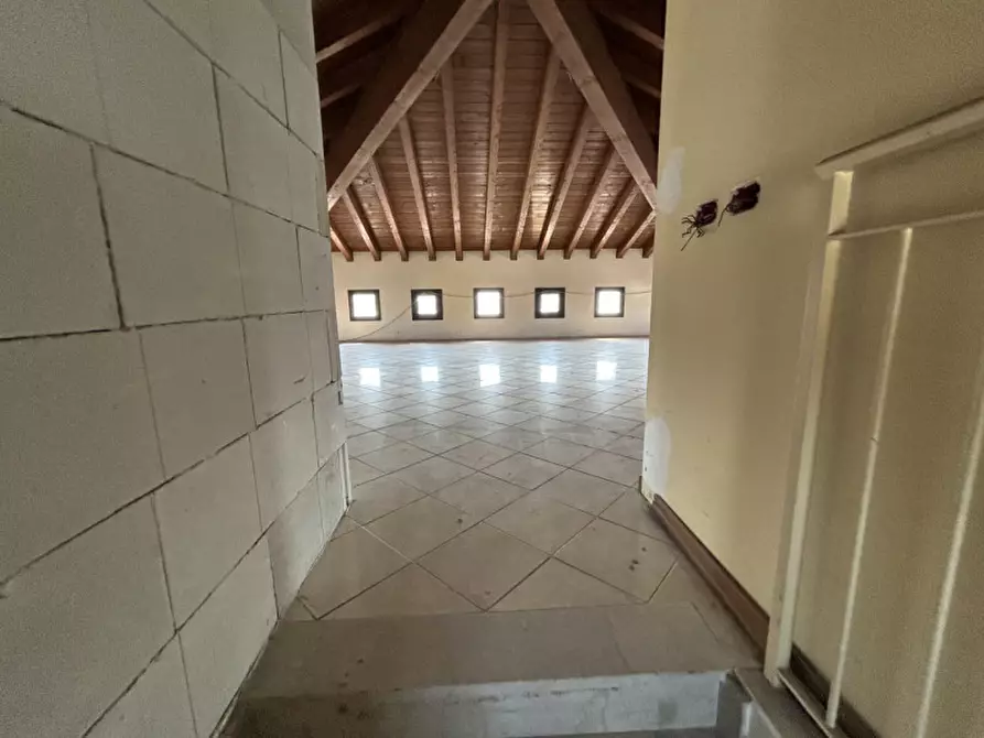Immagine 29 di Ufficio in vendita  a Verolanuova