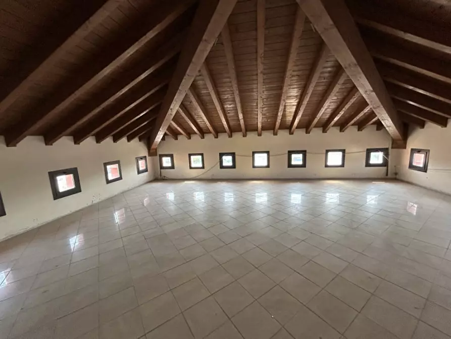 Immagine 30 di Ufficio in vendita  a Verolanuova