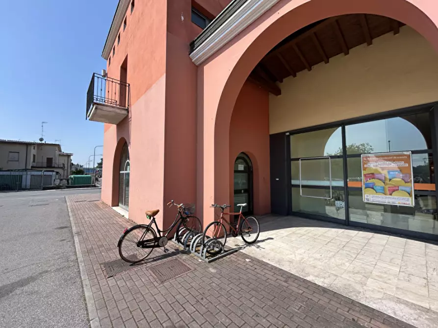 Immagine 38 di Ufficio in vendita  a Verolanuova