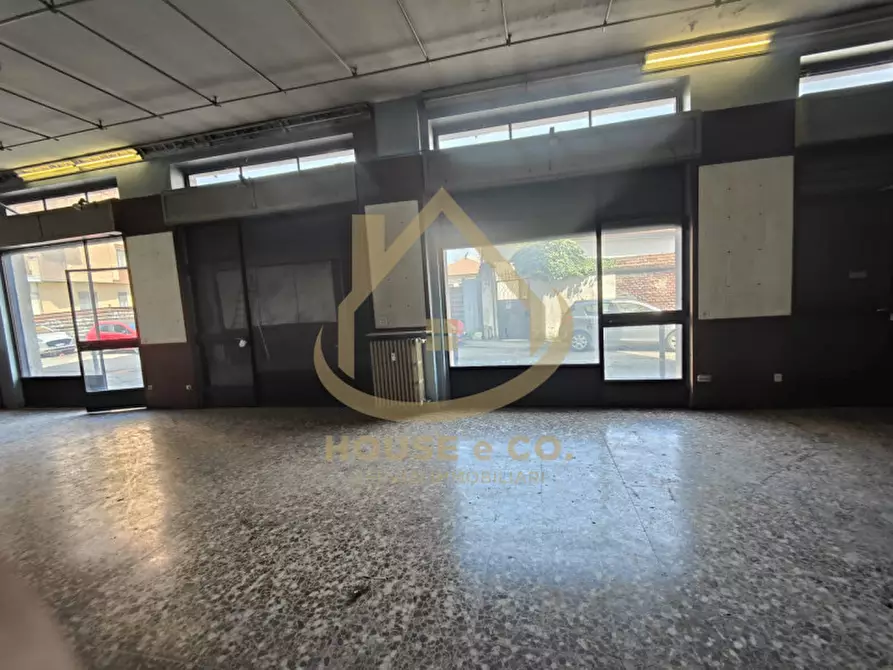 Immagine 7 di Negozio in vendita  in Via Rossini a Vigevano