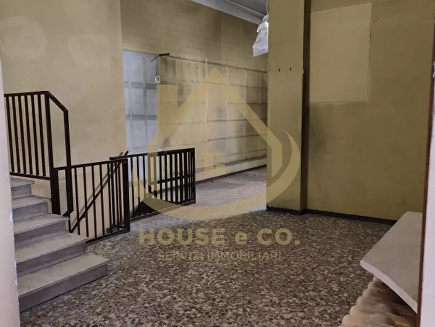 Immagine 9 di Negozio in vendita  in Via Rossini a Vigevano