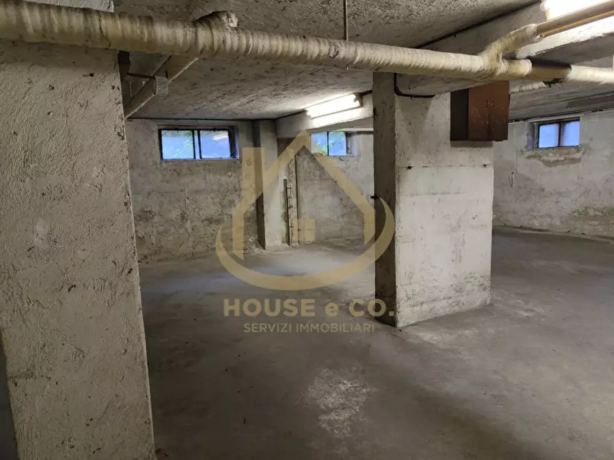 Immagine 26 di Negozio in vendita  in Via Rossini a Vigevano