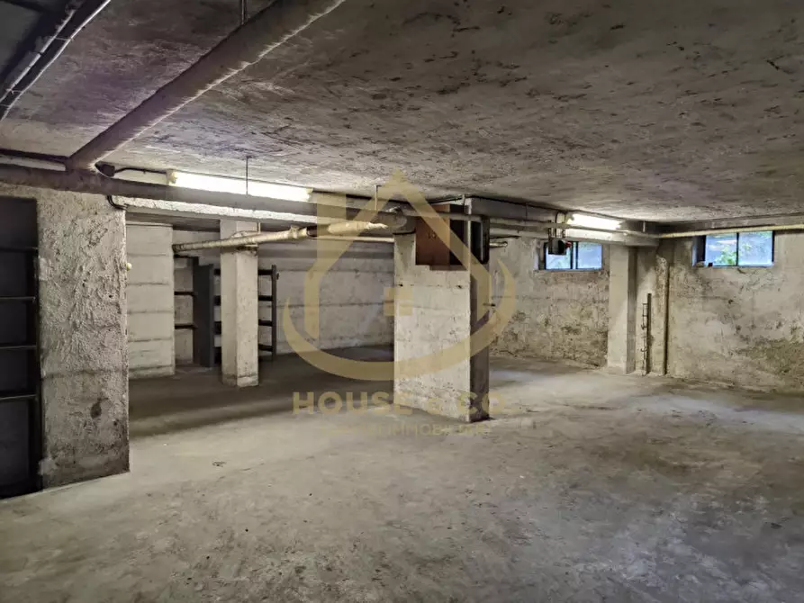 Immagine 28 di Negozio in vendita  in Via Rossini a Vigevano