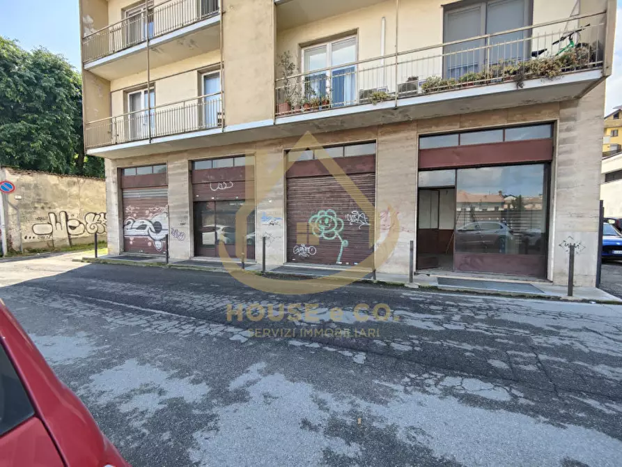 Immagine 31 di Negozio in vendita  in Via Rossini a Vigevano