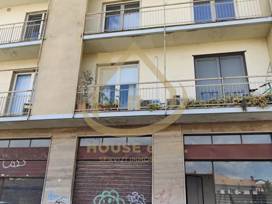 Immagine 32 di Negozio in vendita  in Via Rossini a Vigevano