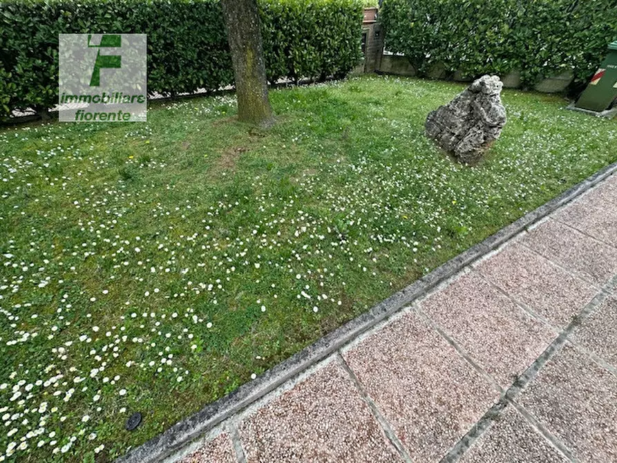 Immagine 8 di Casa quadrifamiliare in vendita  in VIA PELLICO a Santa Maria Di Sala