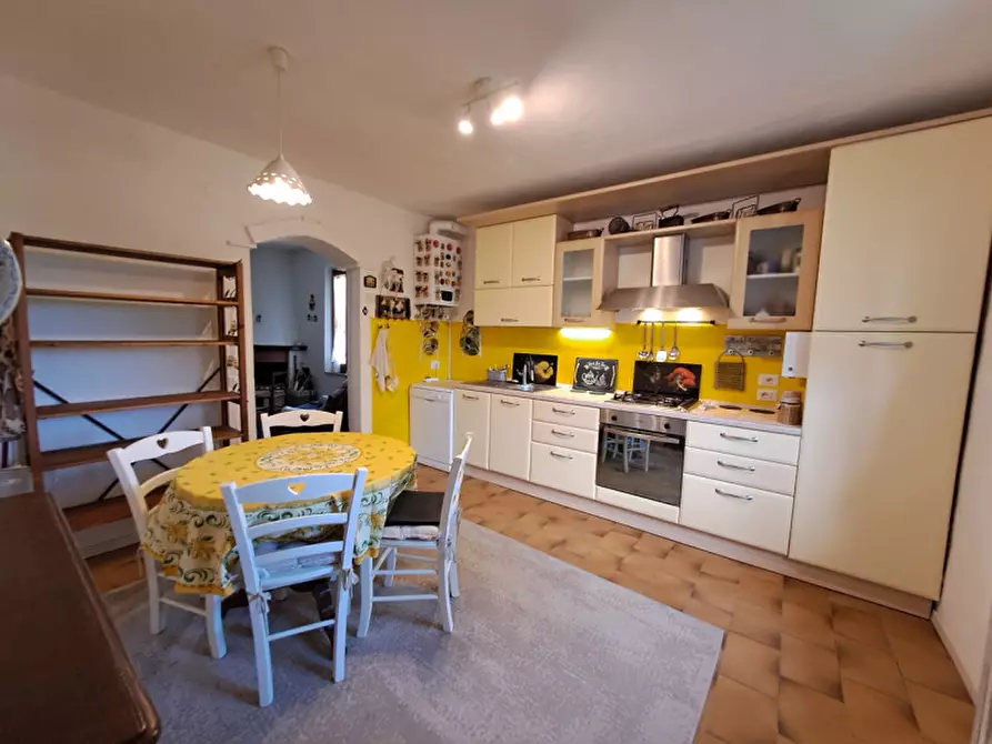 Immagine 4 di Appartamento in vendita  a Passignano Sul Trasimeno