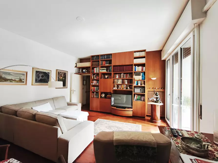 Immagine 10 di Appartamento in vendita  in Piazza Trento e Trieste a Bologna