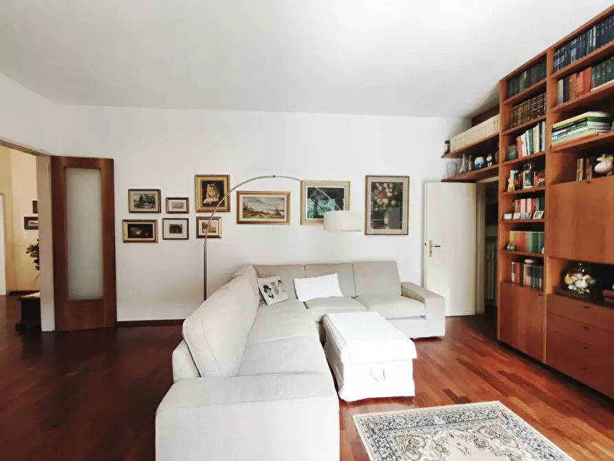 Immagine 18 di Appartamento in vendita  in Piazza Trento e Trieste a Bologna