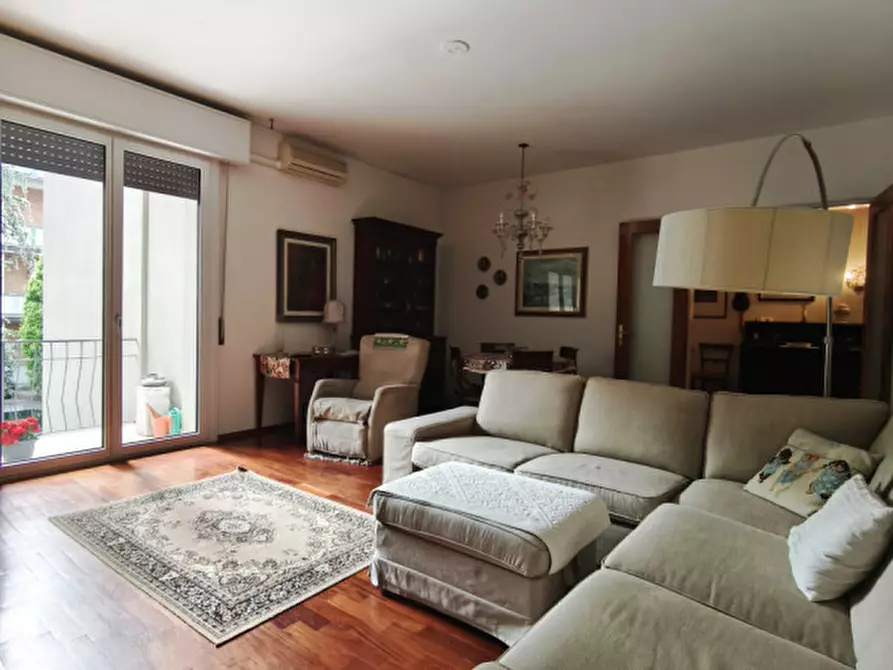 Immagine 15 di Appartamento in vendita  in Piazza Trento e Trieste a Bologna