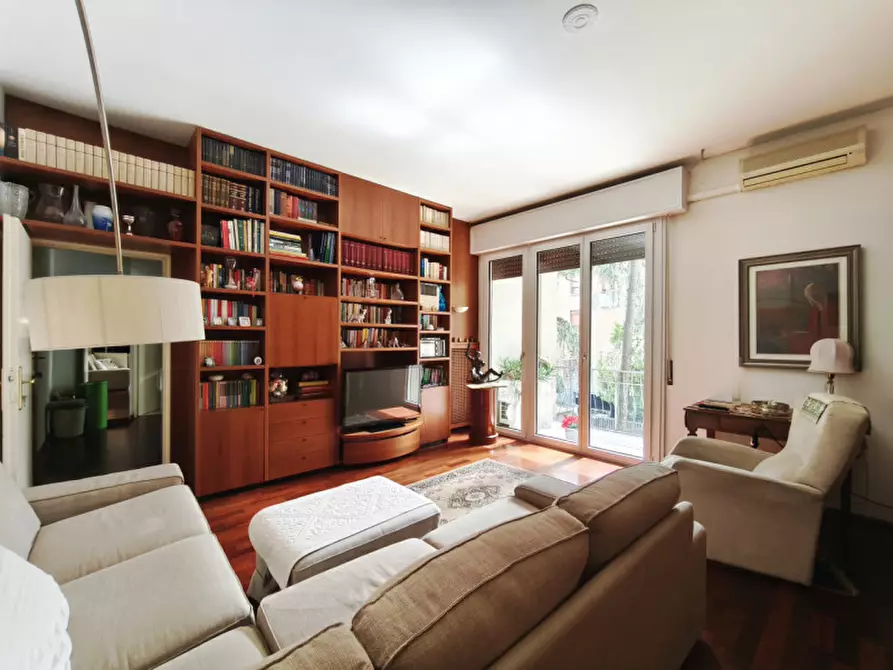 Immagine 18 di Appartamento in vendita  in Piazza Trento e Trieste a Bologna