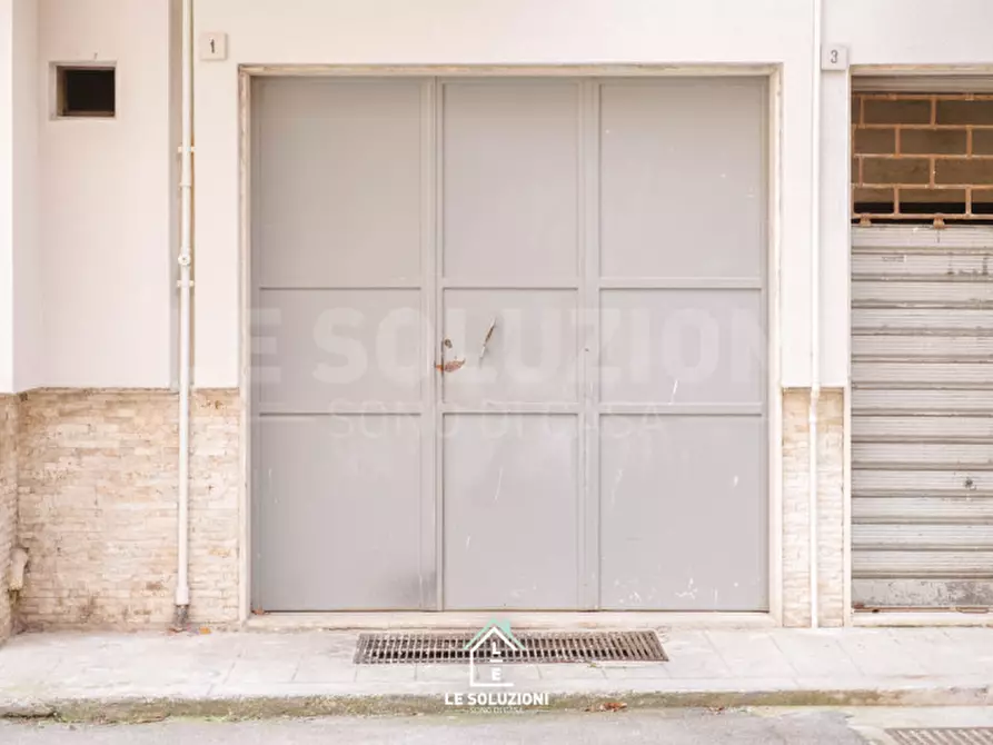 Immagine 30 di Appartamento in vendita  in Via Giuseppe Di Vittorio 40 a Putignano