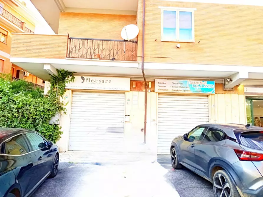 Immagine 1 di Negozio in affitto  in Via Giovanni Conti 9/11 a Palombara Sabina