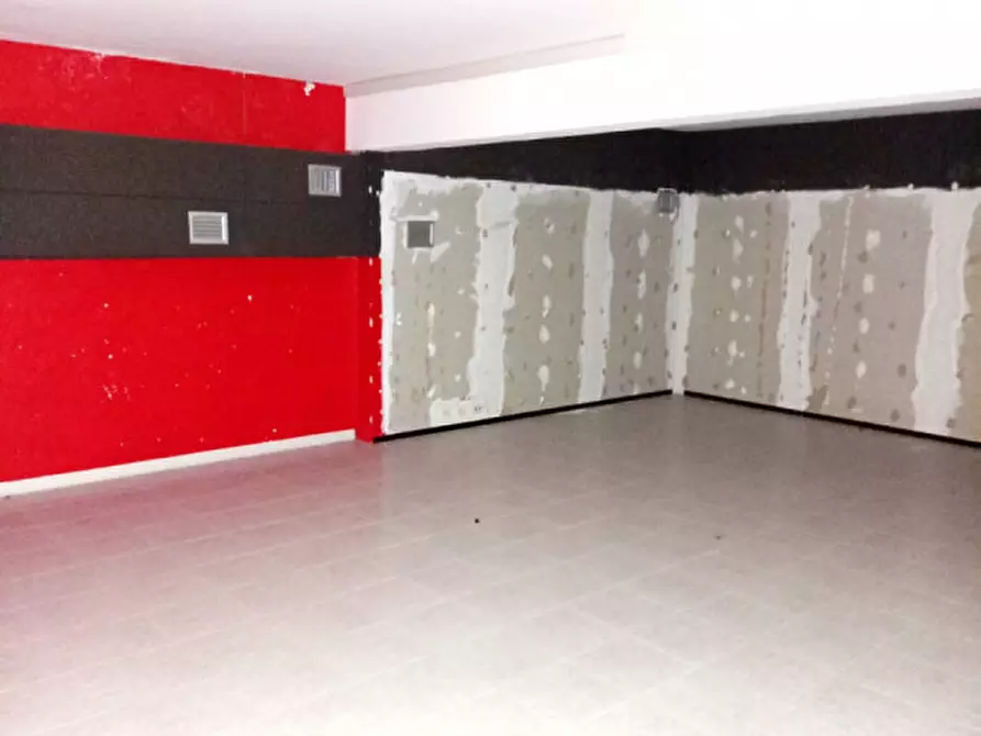 Immagine 3 di Negozio in affitto  in Via Giovanni Conti 9/11 a Palombara Sabina