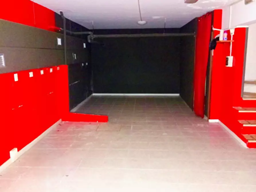 Immagine 5 di Negozio in affitto  in Via Giovanni Conti 9/11 a Palombara Sabina