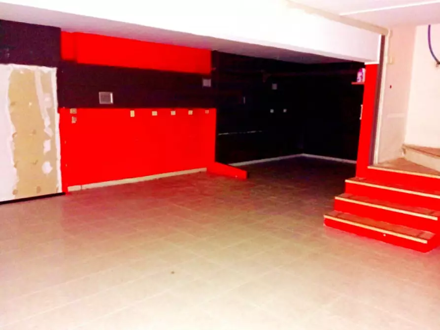 Immagine 7 di Negozio in affitto  in Via Giovanni Conti 9/11 a Palombara Sabina