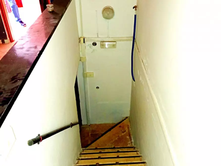 Immagine 11 di Negozio in affitto  in Via Giovanni Conti 9/11 a Palombara Sabina