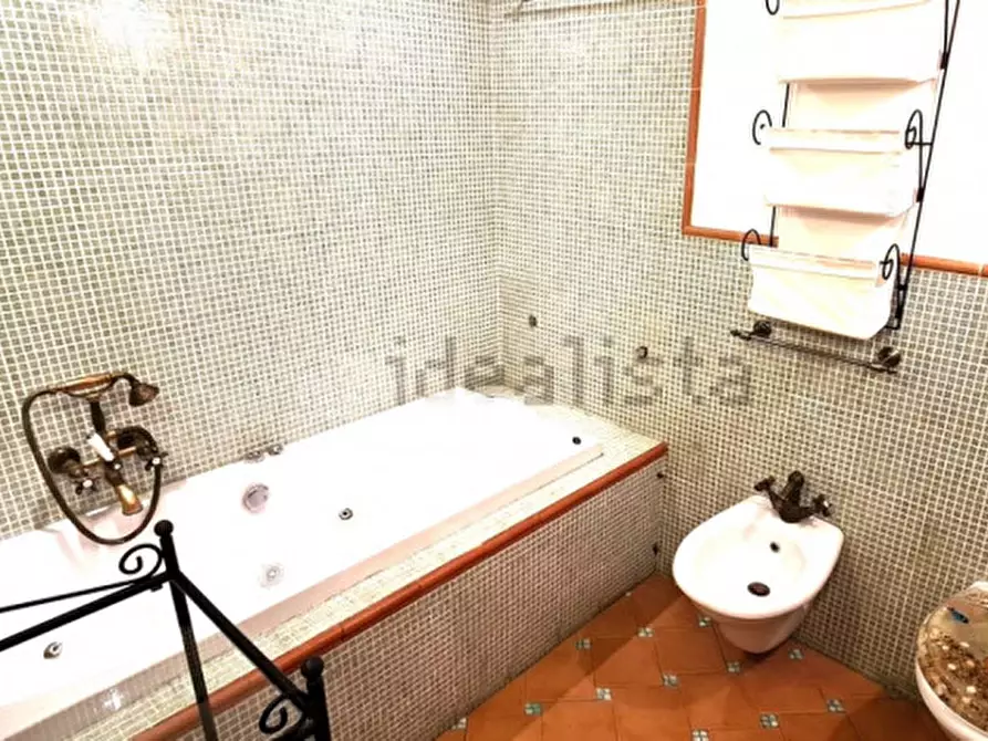 Immagine 9 di Appartamento in vendita  in Via Enrico Figari a Camogli