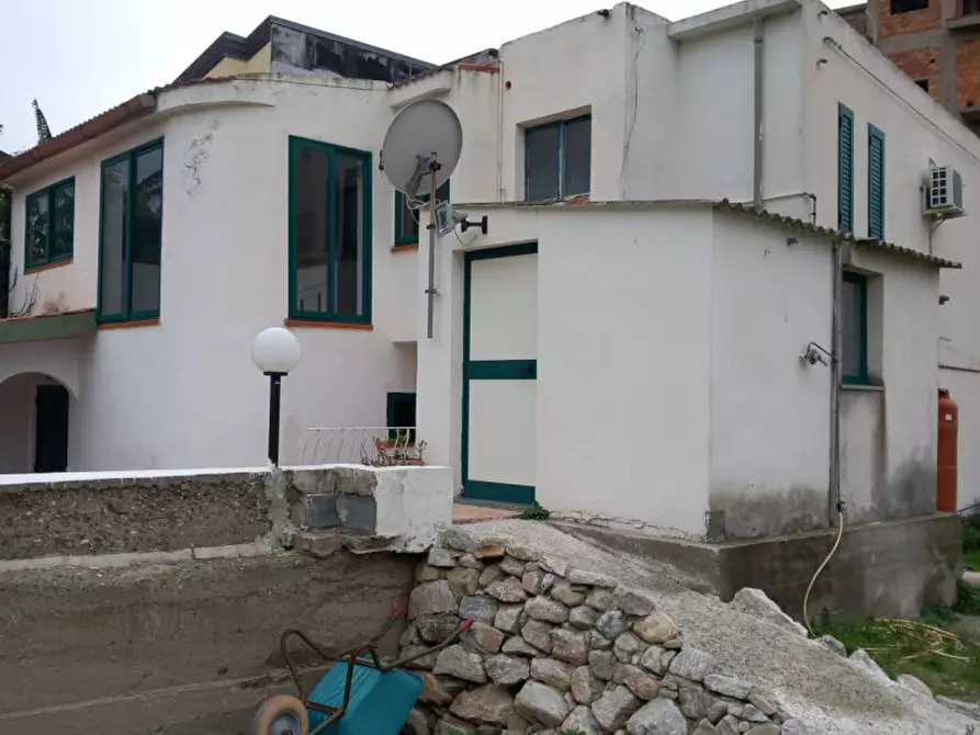 Immagine 1 di Villa in vendita  a Reggio Di Calabria