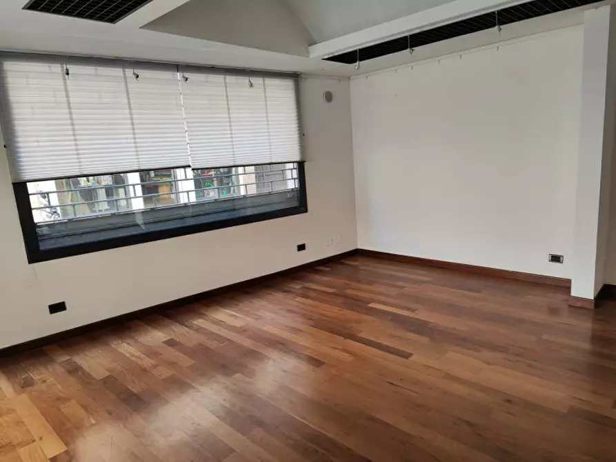 Immagine 3 di Negozio in vendita  a Padova