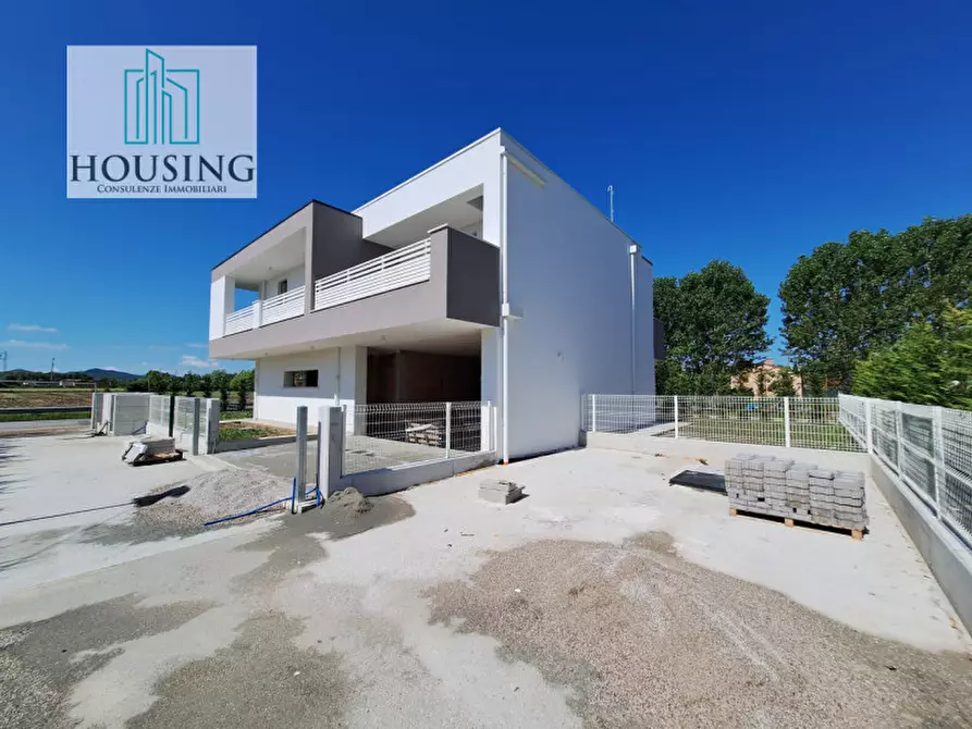 Immagine 2 di Casa indipendente in vendita  a Abano Terme