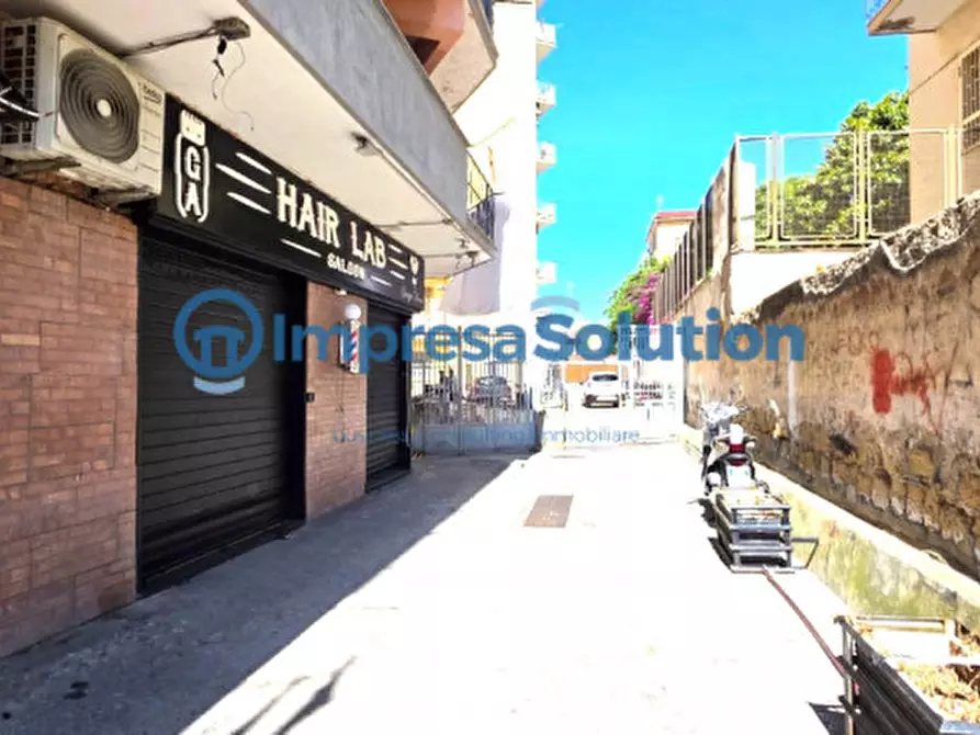 Immagine 6 di Negozio in affitto  in Viale Cavalleggeri d'Aosta a Napoli
