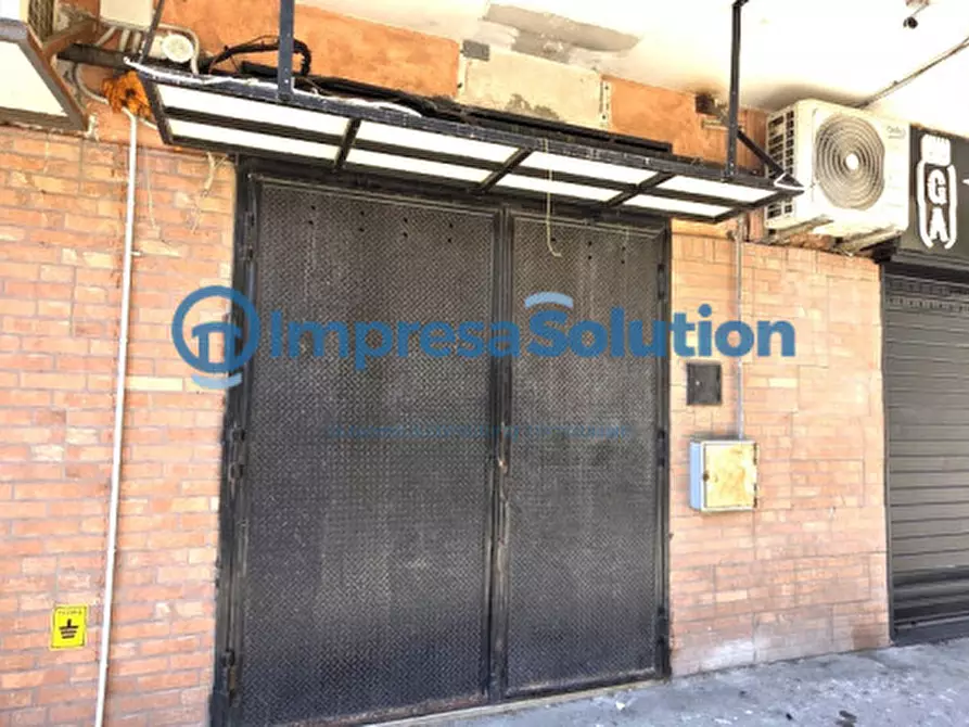 Immagine 7 di Negozio in affitto  in Viale Cavalleggeri d'Aosta a Napoli