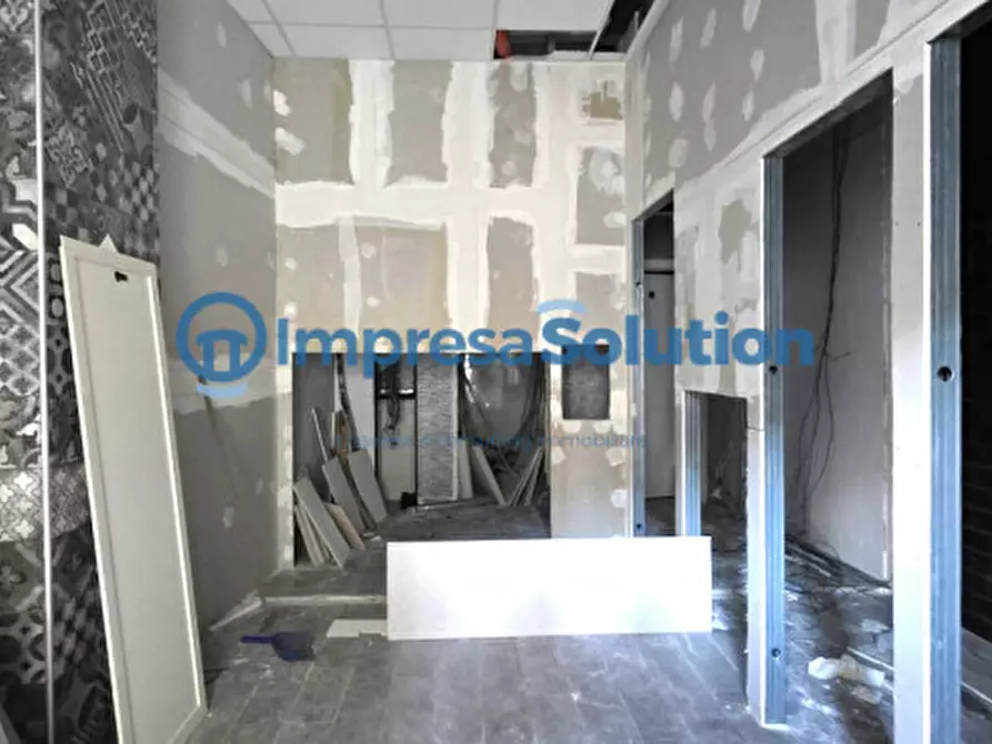 Immagine 12 di Negozio in affitto  in Viale Cavalleggeri d'Aosta a Napoli