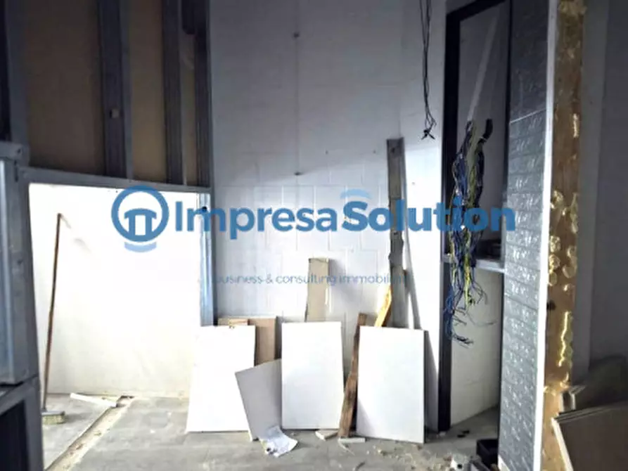 Immagine 14 di Negozio in affitto  in Viale Cavalleggeri d'Aosta a Napoli